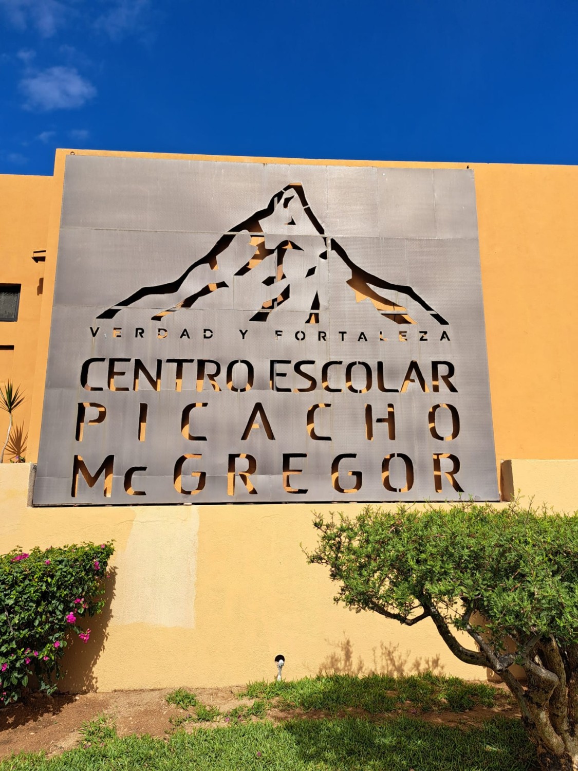 Arsi Quevedo at Picacho Mc Gregor School